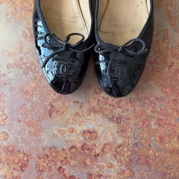 Chanel Black Patent Leather Ballet Flats with Bow 38 - Picture 13 of 15